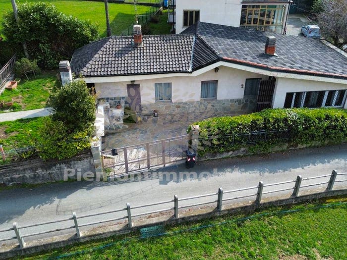 Casa con 6 locali in vendita in via selvaggio, Coazze