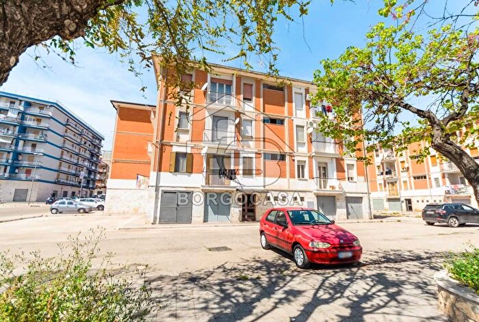 Appartamento trilocale in vendita in Piazza Pietro Giannone, Manfredonia