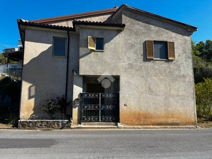 Casa con 6 locali in vendita in Contrada Carpine, Scavo, Maierà