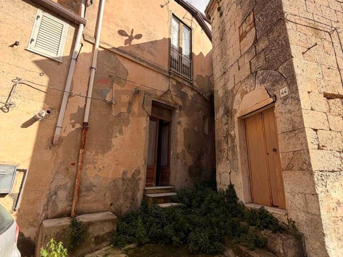 Casa con 5 locali in vendita in VIA AGRIGENTO, Mussomeli