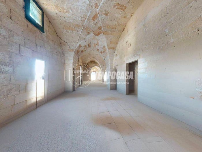 Casa con 6 locali in vendita in Via Roma, Palmariggi