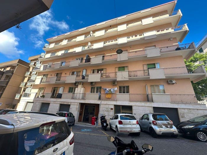 Appartamento con 6 locali in vendita in Via Leonardo Gallucci, San Leonardo, Catanzaro