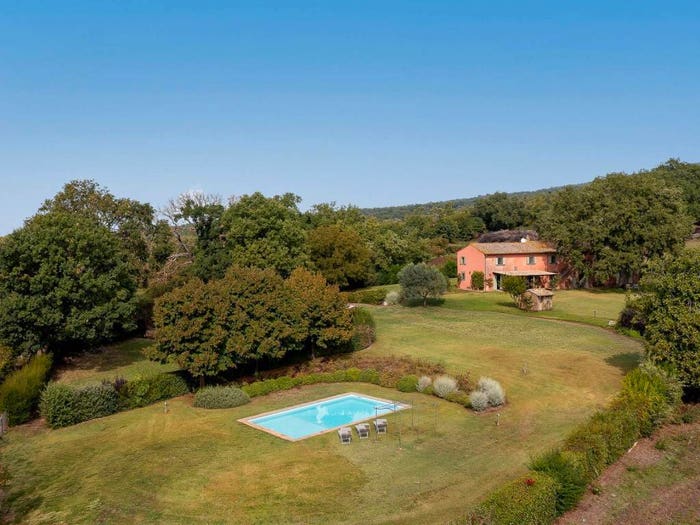 Casa con 6 locali in vendita in Strada La Scorticata, Centro, Vetralla