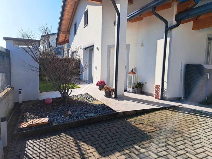 Casa quadrilocale in vendita in Via Trento, Magnago
