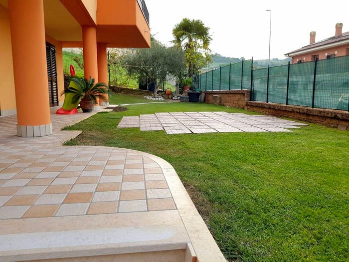 Casa con 6 locali in vendita in Colonnella