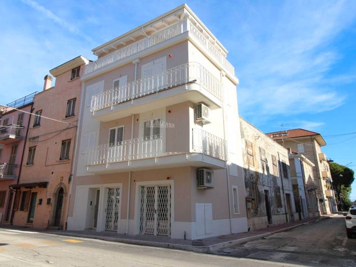 Appartamento bilocale in vendita in Via cairoli, Centro, Grottammare