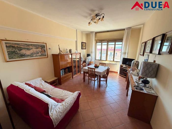 Appartamento trilocale in vendita in Via Caio Asinio Pollione, Bagnoli, Napoli
