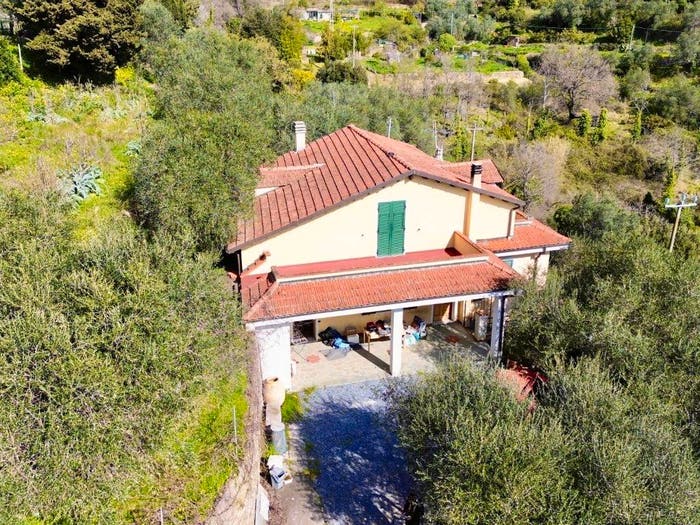 Casa con 6 locali in vendita in Via Moltedo, Moltedo Montegrazie, Imperia