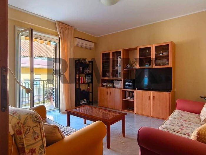 Appartamento trilocale in vendita in Via Vittorio Emanuele Orlando, Fiumefreddo di Sicilia