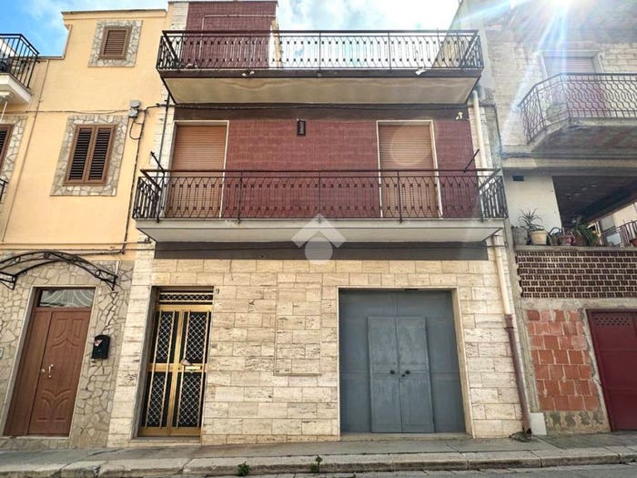 Casa quadrilocale in vendita in Via giovanni verga, Centro, Canosa di Puglia