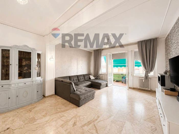 Appartamento con 5 locali in vendita in Via Roma, Centro, Falconara Marittima