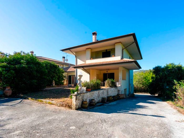Casa con 6 locali in vendita in Via Certosa, Sezze