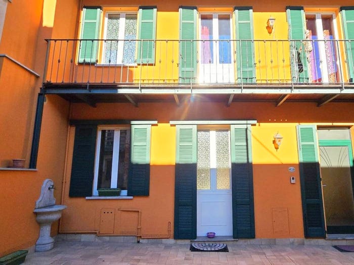 Appartamento quadrilocale in vendita in Via Rocca, Centro, Angera
