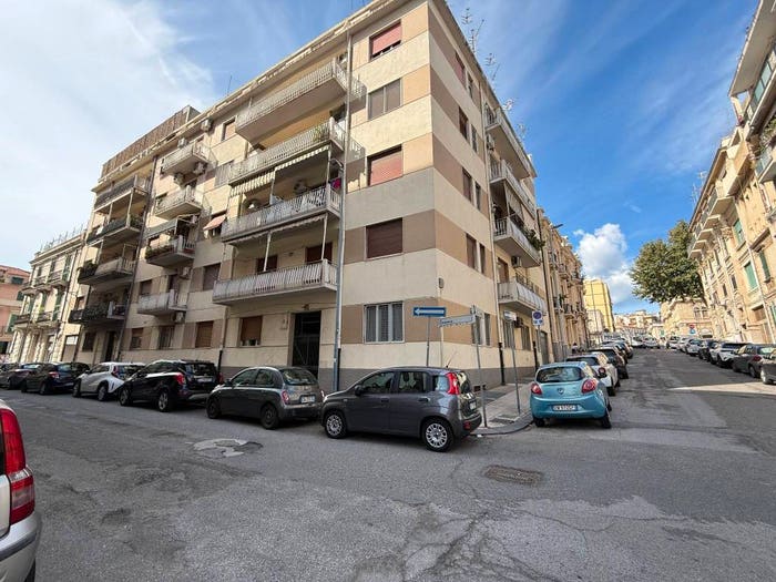 Appartamento trilocale in vendita in Via Colapesce, Garibaldi, Messina