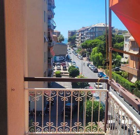 Appartamento quadrilocale in vendita in Via Cristoforo Colombo, Marina Di Andora, Andora