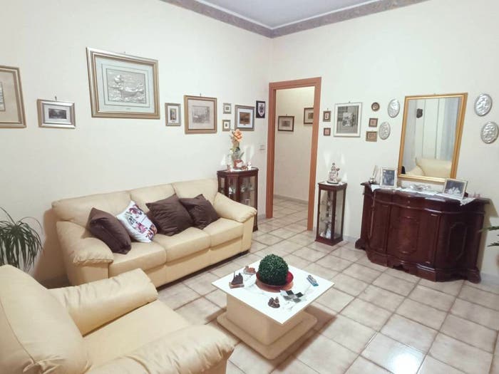 Appartamento quadrilocale in vendita in Via Massimo d'Azeglio, Centro, Giarre