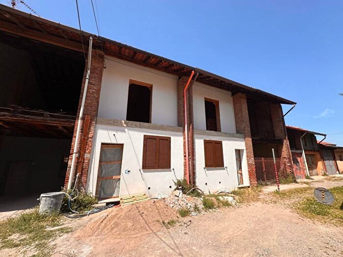 Appartamento trilocale in vendita in Corso Aprile, Centro, Arluno