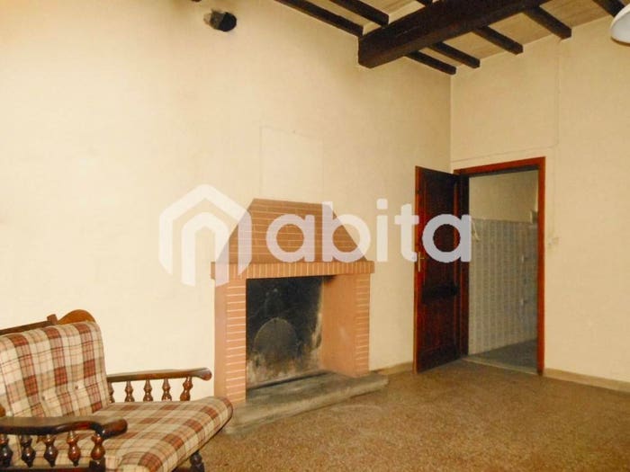 Appartamento con 6 locali in vendita in VIA CELLINI, Ambra, Bucine