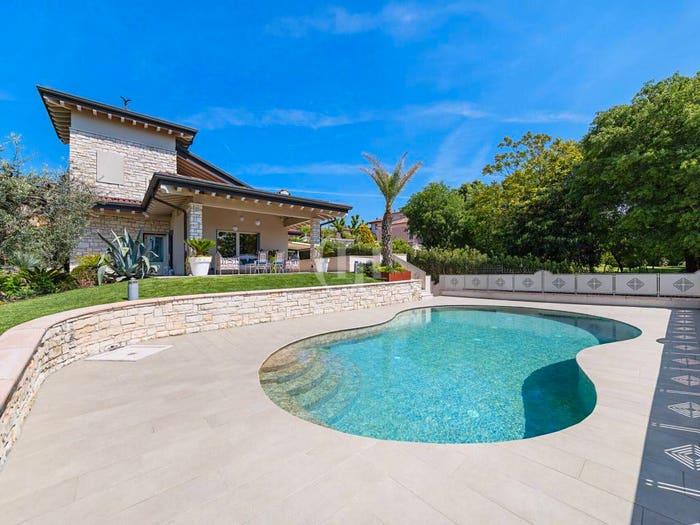 Casa con 6 locali in vendita in Viale Roma, Lonato, Lonato del Garda