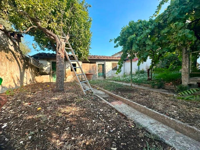Casa quadrilocale in vendita in Via Reginaldo Giuliani, Castello, Firenze