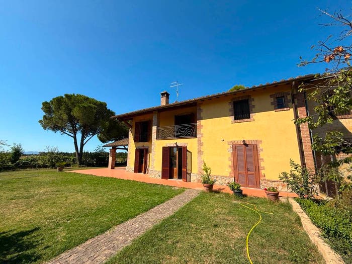 Casa con 6 locali in vendita in Braccagni, Grosseto