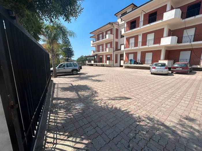 Appartamento con 6 locali in vendita in Contrada Lacchi, Roccella Ionica