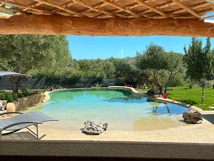 Casa con 5 locali in vendita in Via Sarcidano, Porto San Paolo, Loiri Porto San Paolo