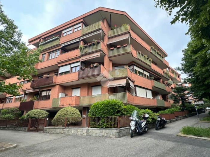 Appartamento trilocale in vendita in Via Gozzano, Stadio, Asti