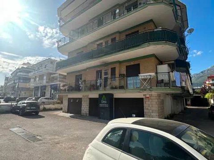 Appartamento quadrilocale in vendita in Via Appia Lato Napoli, Centro, Formia