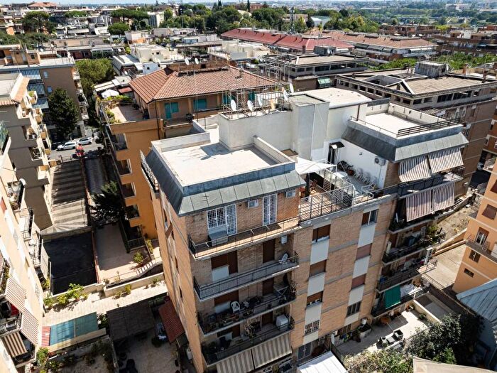 Appartamento con 5 locali in vendita in Via Anselmo Ciappi, Portuense, Roma