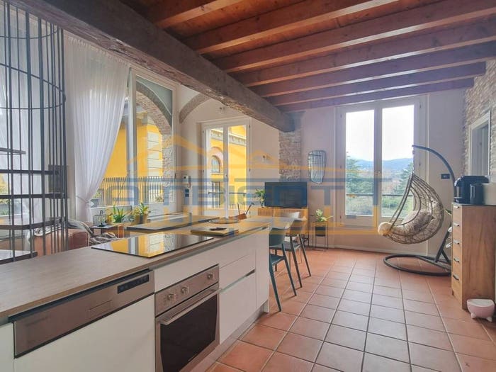 Casa trilocale in vendita in Frazione Molinazzo, Centro, Brivio