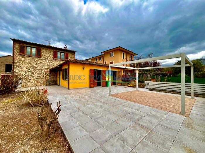 Casa con 6 locali in vendita in Via Biccimurri, Larciano