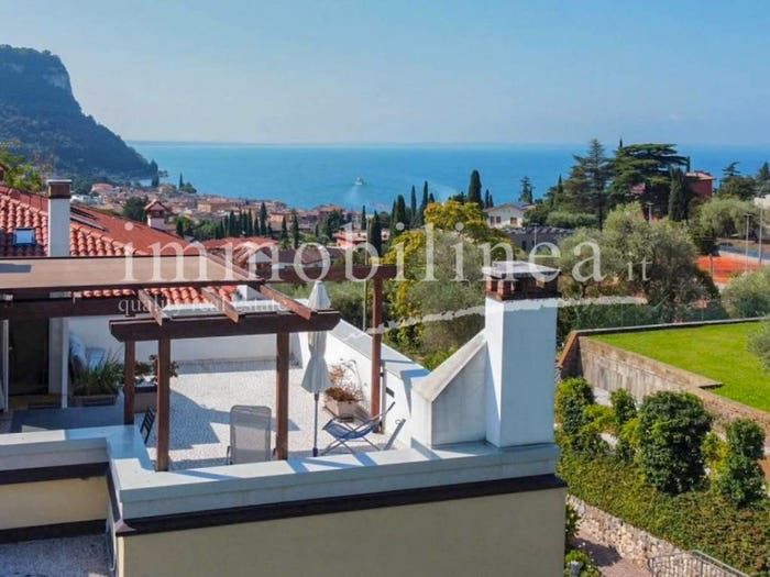 Appartamento trilocale in vendita in VIA EMILIO SALGARI n Piano, Garda