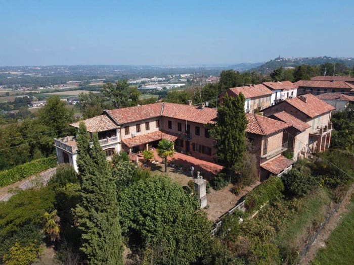 Casa con 6 locali in vendita in Corso Giovanni Porta, Isola d'Asti