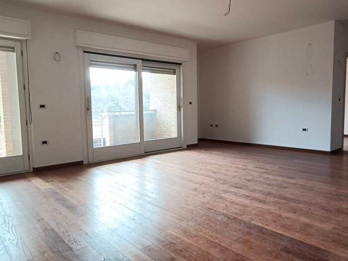 Appartamento con 5 locali in vendita in Via Porta Carrese, Centro, Teramo