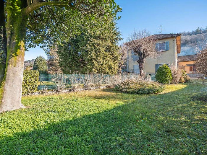 Casa quadrilocale in vendita in Via Circonvallazione, Centro, Orta San Giulio