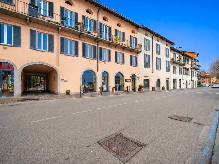 Appartamento quadrilocale in vendita in Via Alessandro Manzoni, Malgrate