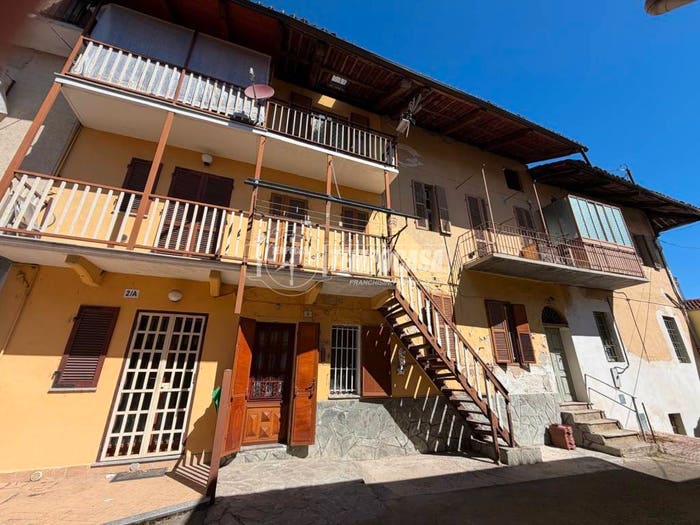 Casa quadrilocale in vendita in Vicolo del Castello, Centro, Front