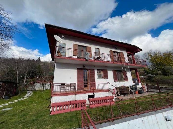 Casa con 6 locali in vendita in Goraiolo, Marliana