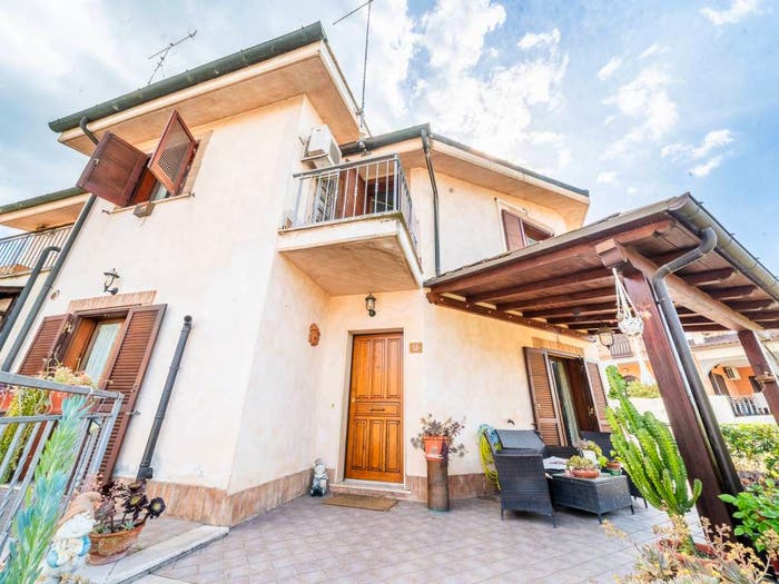Casa trilocale in vendita in Via Formelluccio, Centro, Mentana