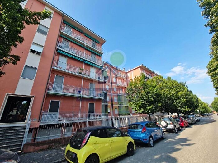 Appartamento trilocale in vendita in Via Olona, Cremona