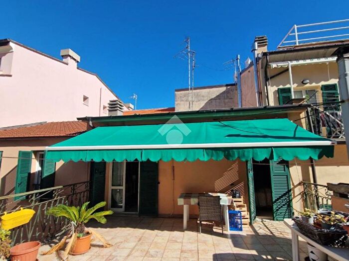 Appartamento quadrilocale in vendita in Via Giuseppe Garibaldi, Centro, Loano