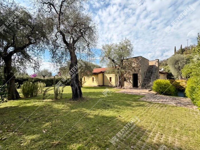 Casa trilocale in vendita in Via Navene Vecchia, Centro, Malcesine