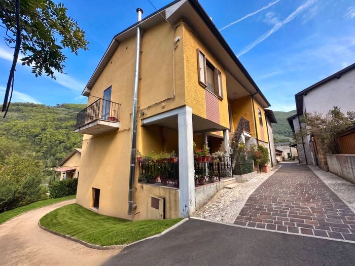 Casa quadrilocale in vendita in Vocabolo Vallecupa, Arrone