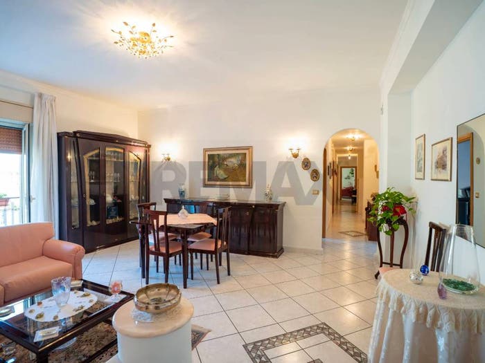 Appartamento con 6 locali in vendita in Via Finocchiari, Centro, Aci Catena
