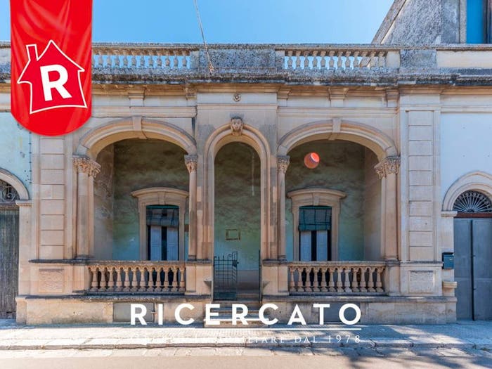Casa con 6 locali in vendita in Via Costantinopoli, Calimera