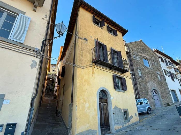 Casa con 6 locali in vendita in Via Santa Margherita, Centro, Cortona