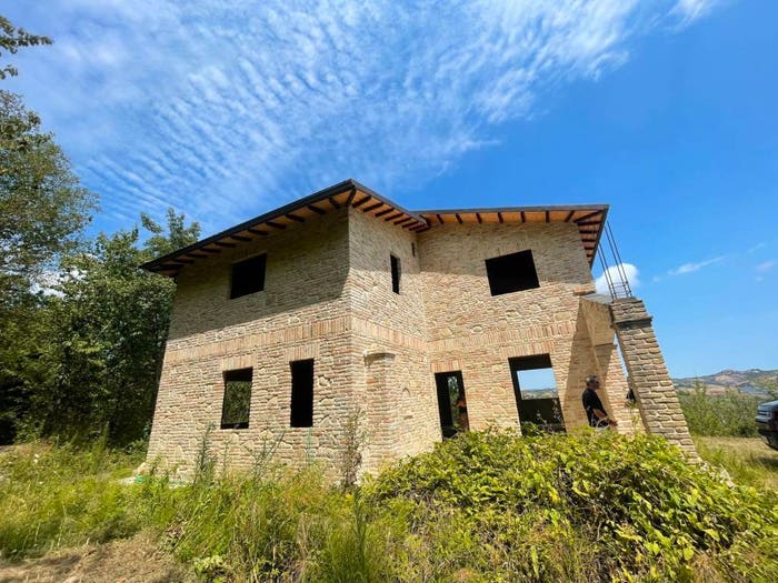 Casa con 6 locali in vendita in Castignano
