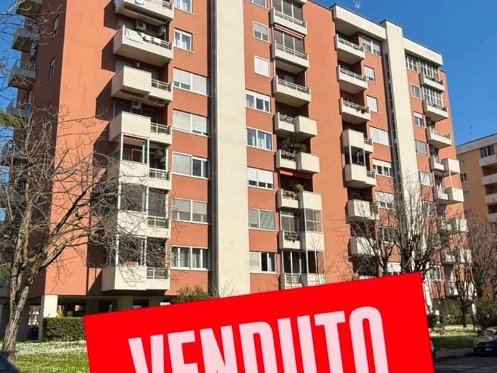 Appartamento quadrilocale in vendita in Via Sporting Mirasole, Noverasco Sporting Mirasole, Opera