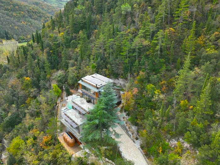 Casa con 6 locali in vendita in Strada Monte Furlo, Acqualagna